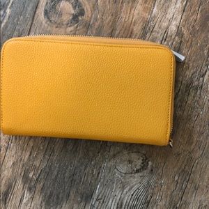 Thirty One wallet and wristlet strap
